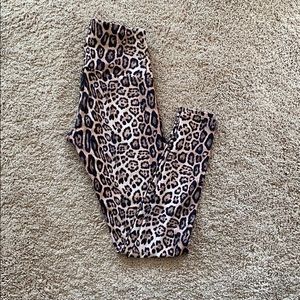 Onzie Leopard tights